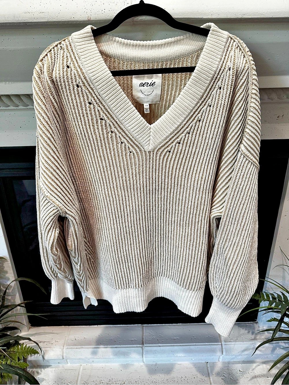🆕 Aerie Ribbed V-Neck Sweater Striped Sweater in Cream & Brown Size Large NWT